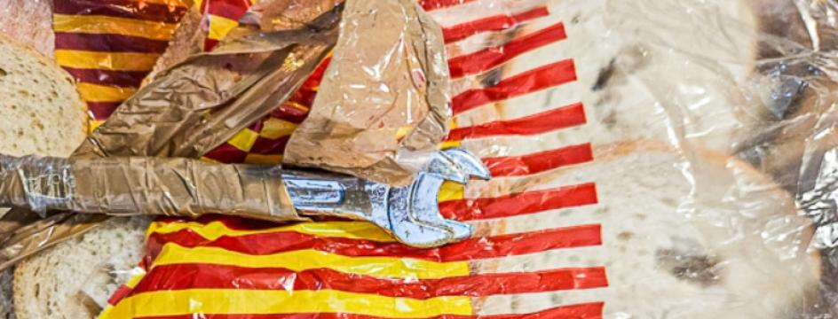 Telefon, klucze i coś na rozluźnienie w bochenkach chleba w kętrzyńskim ośrodku dla cudzoziemców